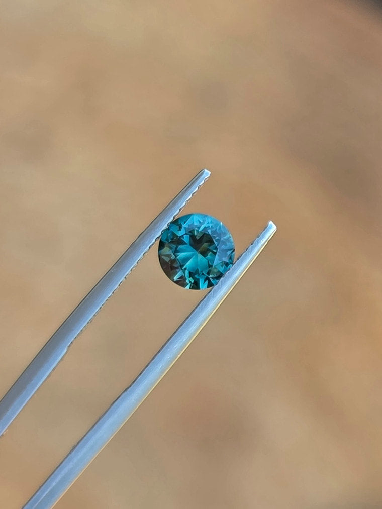 1.25ct Round Blue Parti Sapphire