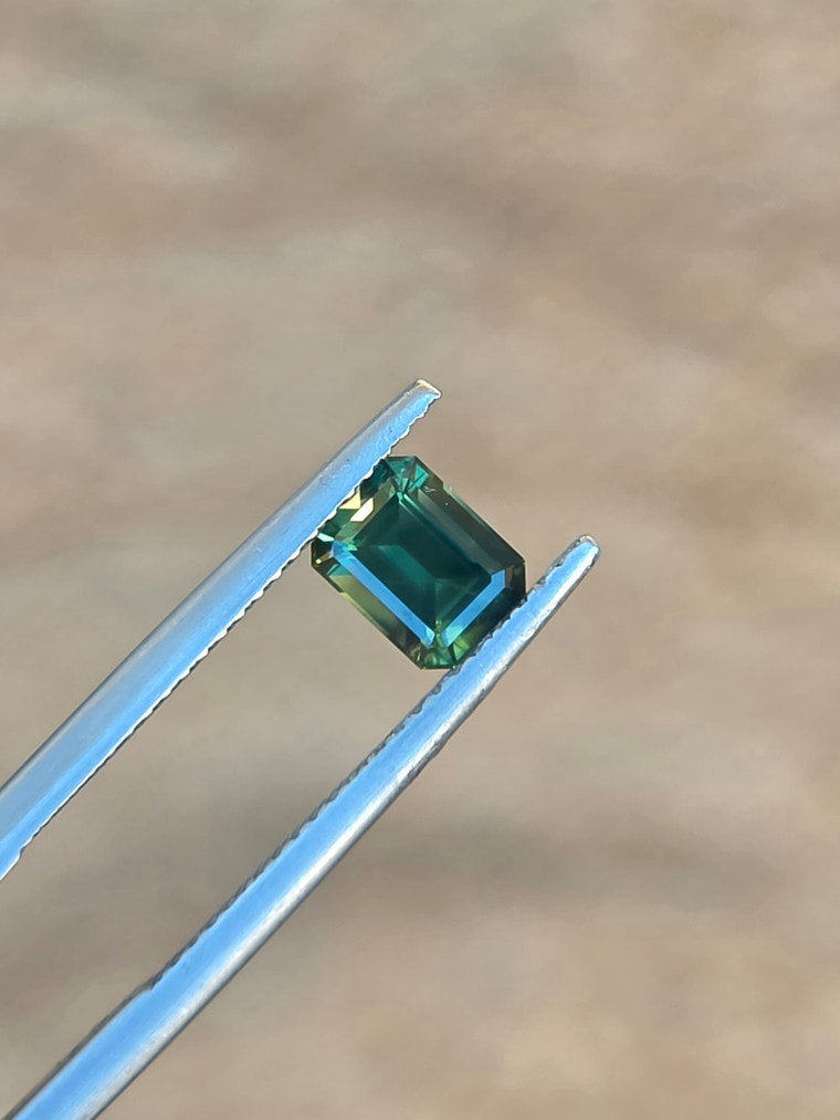 1.03ct Emerald Green Parti Sapphire