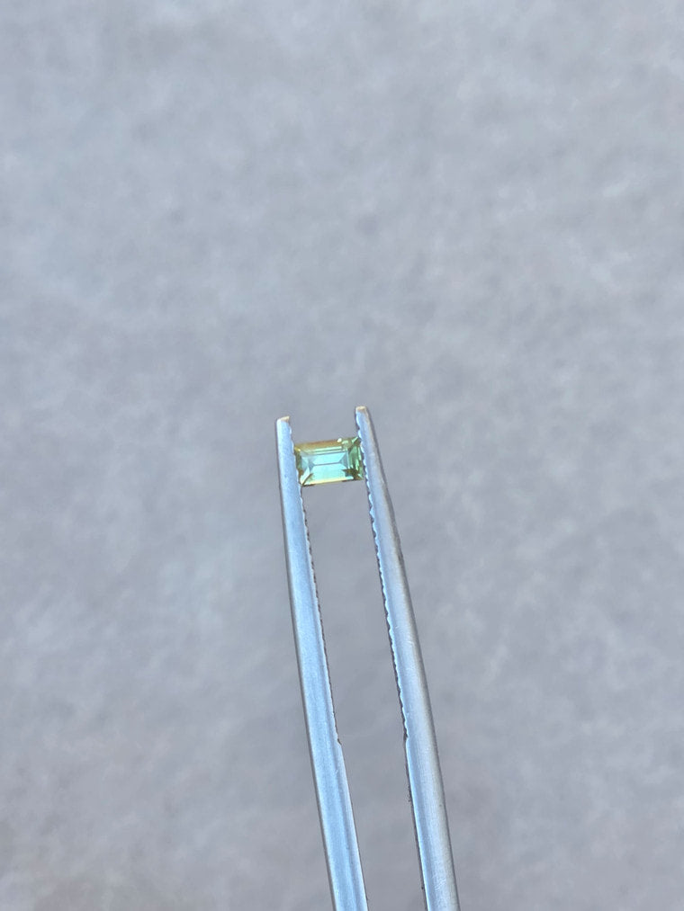 .15ct Emerald Green Parti Sapphire