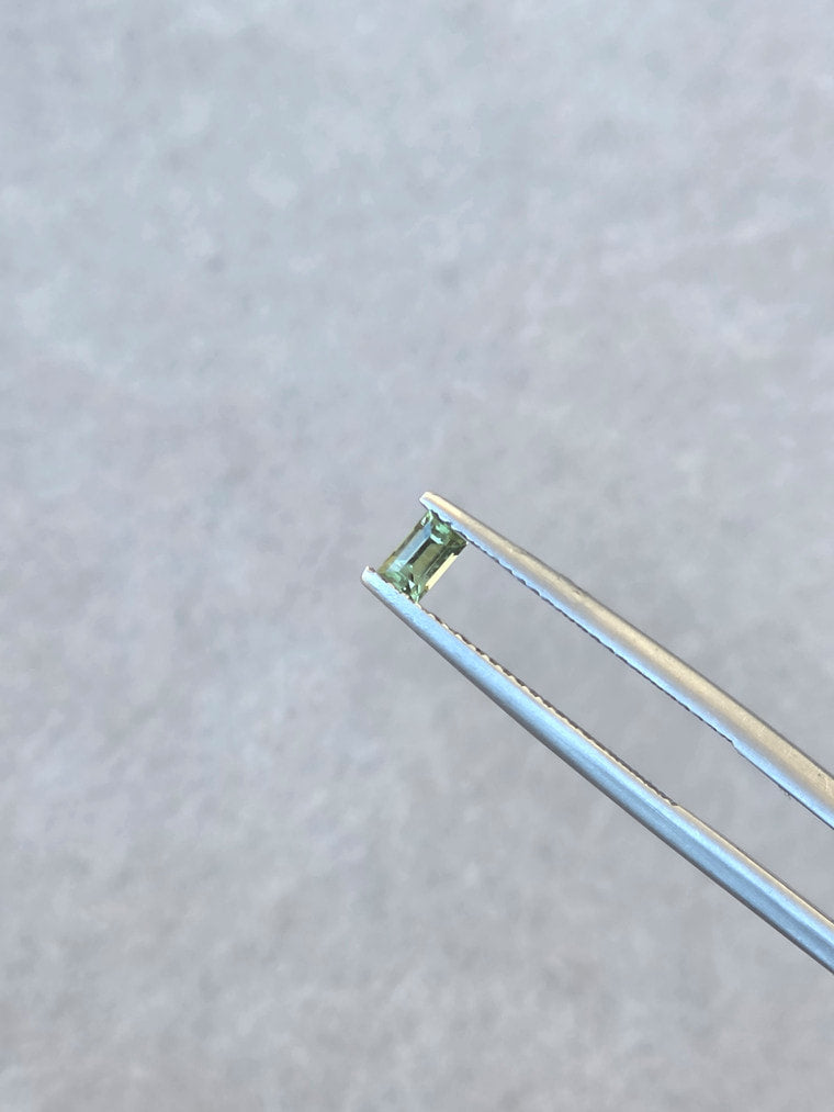 .15ct Emerald Green Parti Sapphire