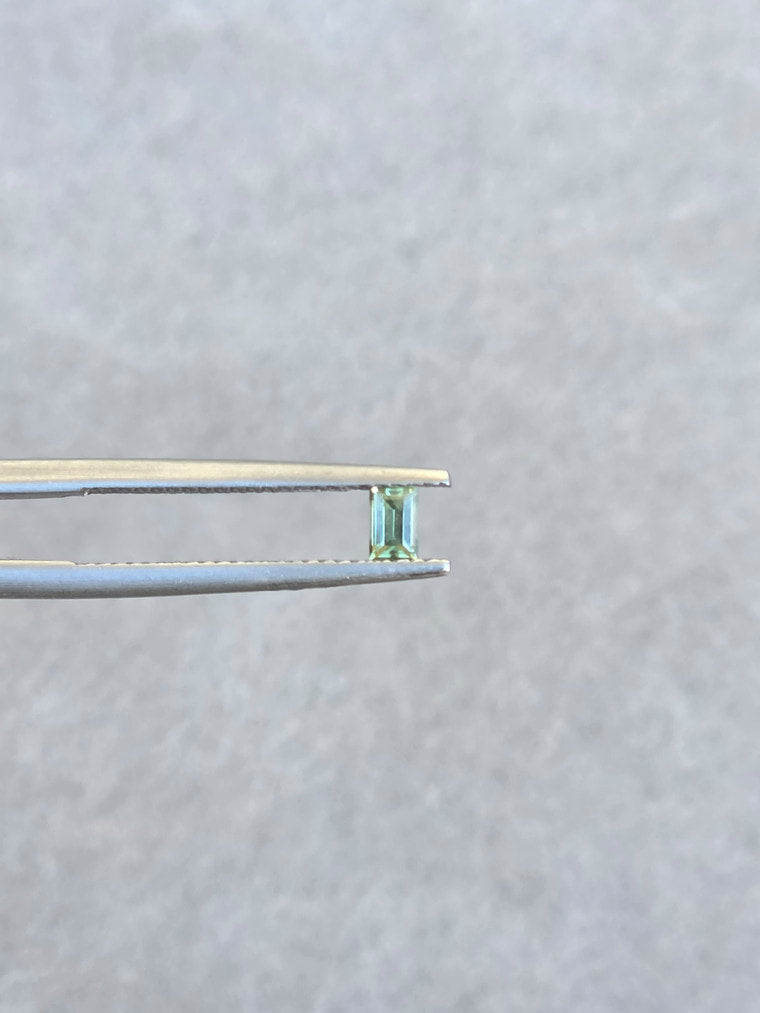 .15ct Emerald Green Parti Sapphire