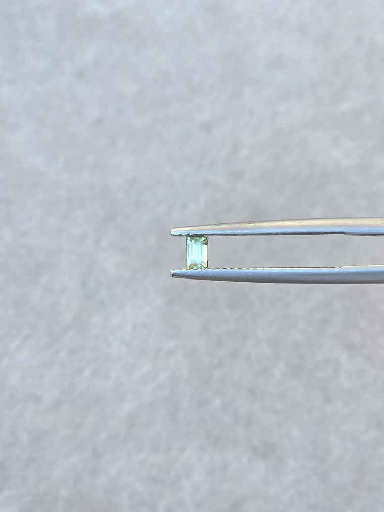 .15ct Emerald Green Parti Sapphire