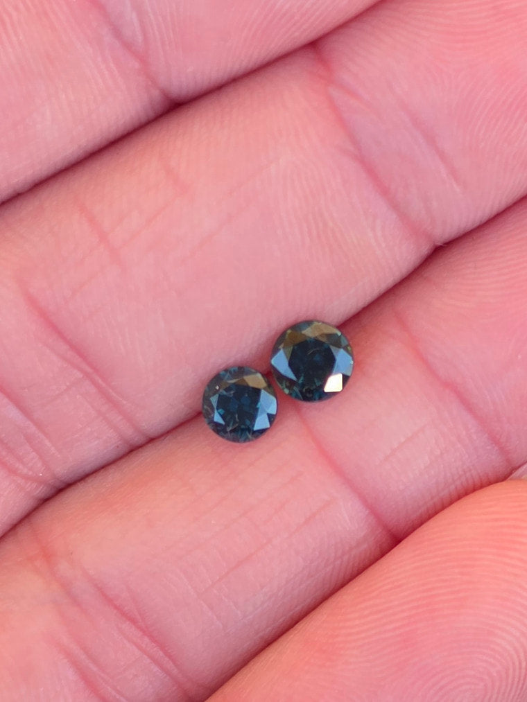 Set of 2 Sapphires