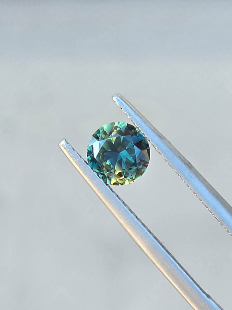 .86ct Round Teal Parti Sapphire