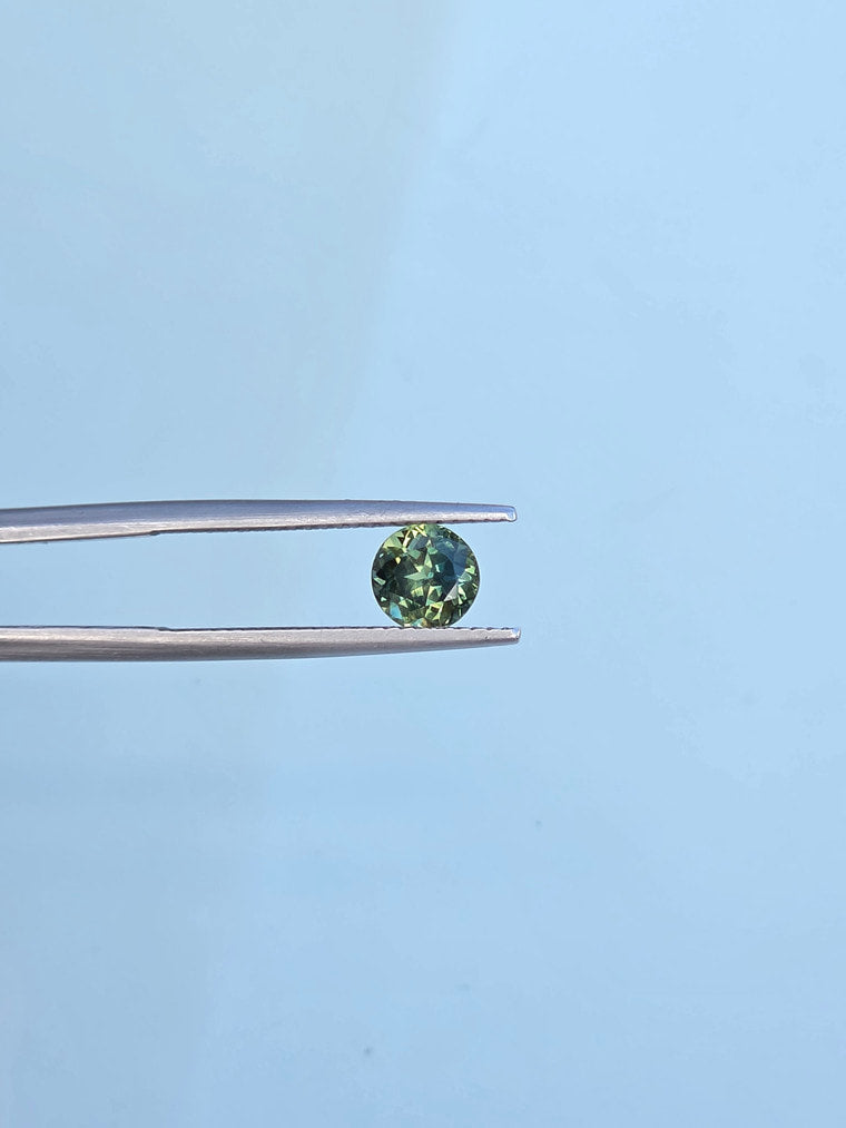 1.09ct Round Green Parti Sapphire